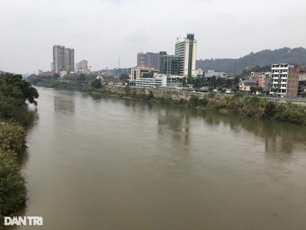 Ngày mùng 7 Tết, hàng ngàn người tới thăm Cửa khẩu quốc tế Lào Cai - 9 Ngày mùng 7 Tết, hàng ngàn người tới thăm Cửa khẩu quốc tế Lào Cai - 9