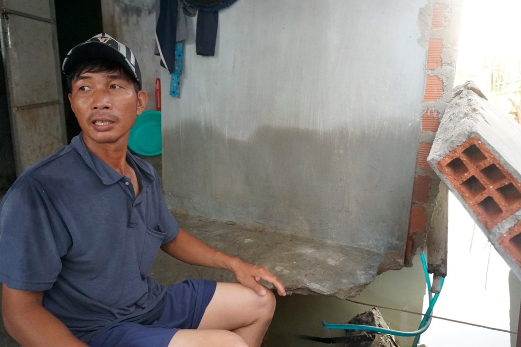 “Hố tử thần” xuất hiện giữa nhà dân sau bão Kalmaegi - 3