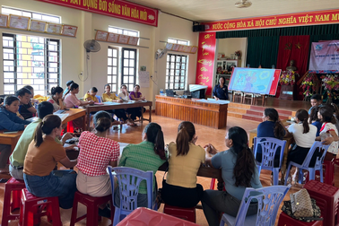 Nâng cao nhận thức về bình đẳng giới cho cán bộ thôn, bản dân tộc thiểu số