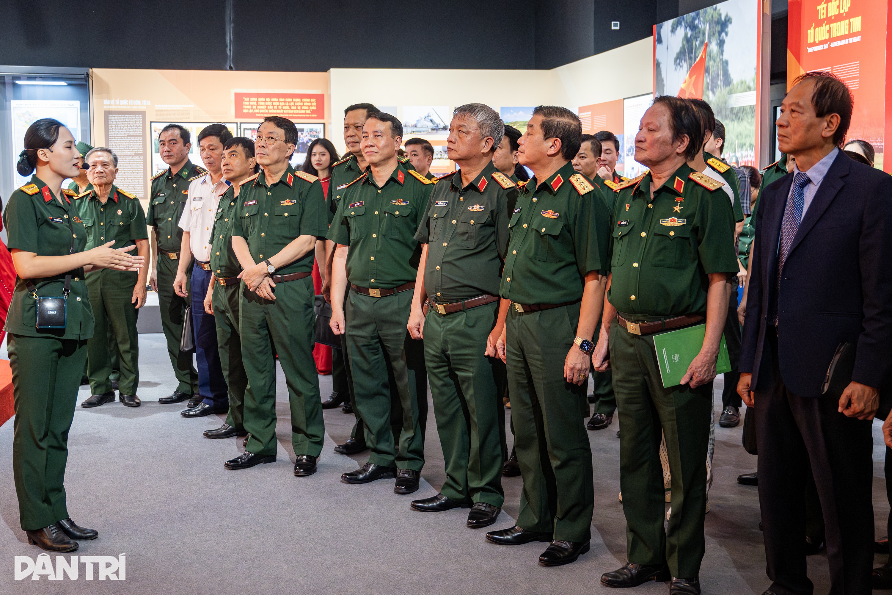 Sống lại khoảnh khắc Chủ tịch Hồ Chí Minh đọc Tuyên ngôn Độc lập năm 1945 - 2