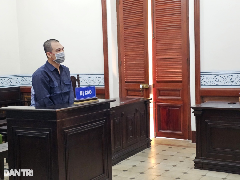 Điều tra viên làm giả nhiều quyết định của lãnh đạo Công an TPHCM - 1 Điều tra viên làm giả nhiều quyết định của lãnh đạo Công an TPHCM - 1