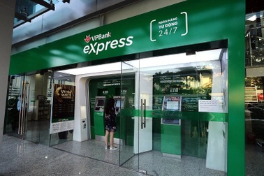 TPHCM: Nhiều chi nhánh ngân hàng tạm đóng cửa