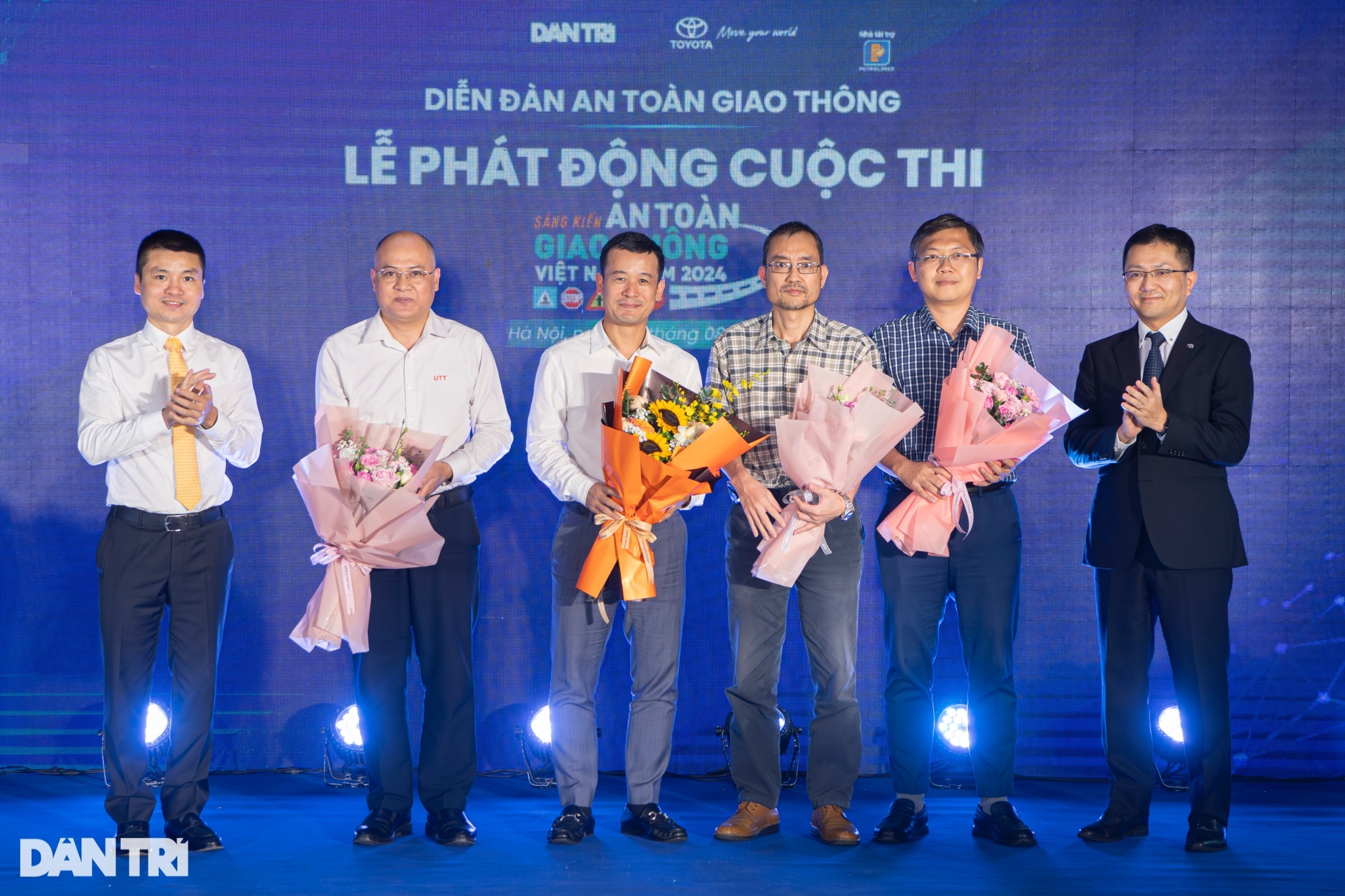 View - Toàn cảnh Lễ phát động Sáng kiến An toàn giao thông Việt Nam năm 2024 | Báo Dân trí