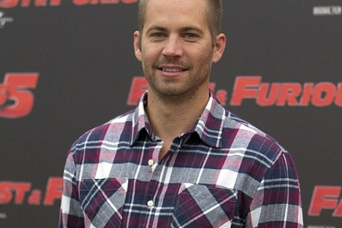 Ca khúc dành tặng Paul Walker bán chạy nhất năm 