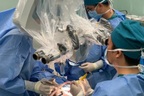 5 giờ phẫu thuật bóc trọn khối u não mạch máu xuất huyết cho trẻ sơ sinh