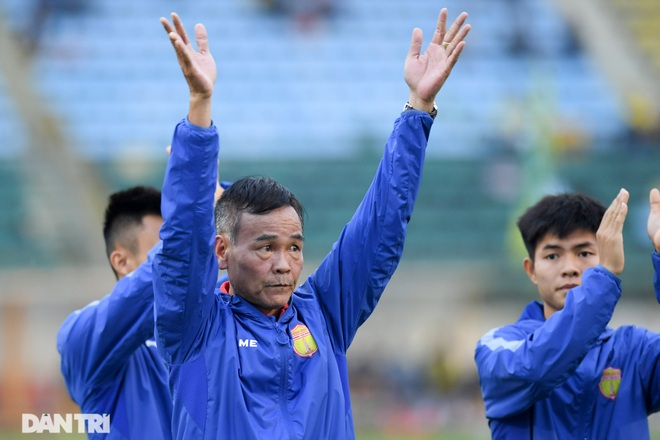CLB Nam Định vượt thác ghềnh trụ hạng thành công V-League - 1 CLB Nam Định vượt thác ghềnh trụ hạng thành công V-League - 1