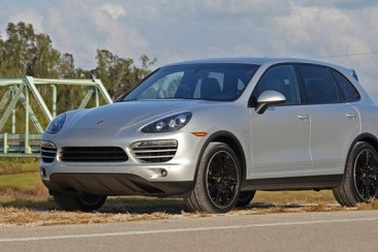 Porsche liên tục lập kỷ lục doanh số