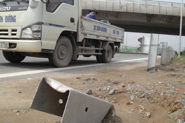 Nhếch nhác đại lộ hiện đại nhất Việt Nam