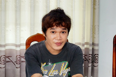 Bị la mắng, thanh niên đâm cha dượng tử vong