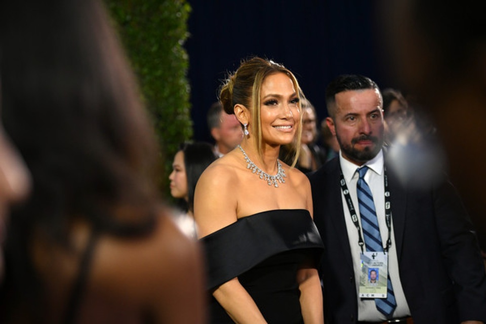 Jennifer Lopez kiêu sa trên thảm đỏ lễ trao giải SAG - 4 Jennifer Lopez kiêu sa trên thảm đỏ lễ trao giải SAG - 4