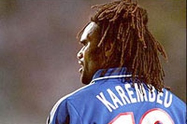 Karembeu quyết định ''treo giày'' 