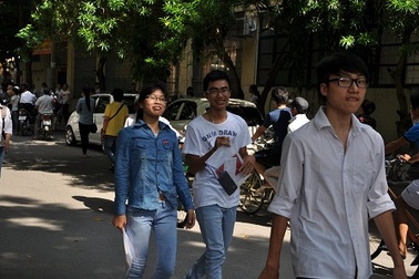 Sĩ tử “thở phào” kết thúc thi đại học đợt 1