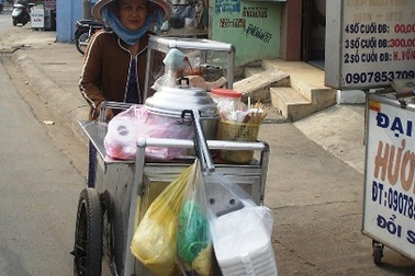 Tuyệt đối không đựng thức ăn nóng trên 100 độ C trong hộp xốp