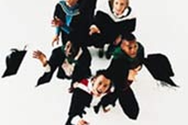 Du học sinh săn bằng giả