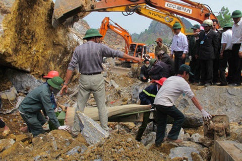 Thi thể thứ 18 đã được đưa ra khỏi đống đổ nát