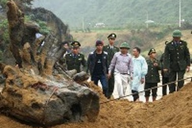 Vụ trục vớt gỗ sưa: “Trùm” buôn gỗ trả gần 1 tỷ, lãi 5 tỷ đồng?