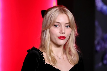 Nữ diễn viên từ bỏ sự nghiệp diễn xuất vì bị "gạ tình"