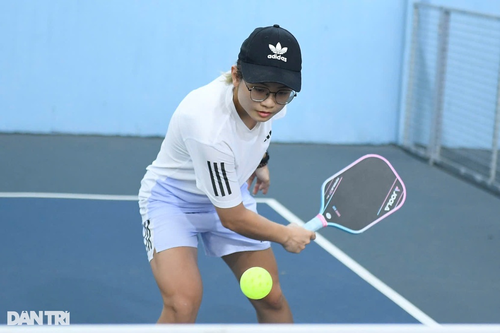 អត្តពលិក Phuong Anh៖ ការប្រកួតរើសបាល់របស់កាសែត Dan Tri មានការទាក់ទាញខ្លាំង - ៣ VĐV Phương Anh: Giải pickleball của báo Dân trí có sức hấp dẫn rất lớn - 3