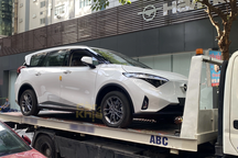 MPV thuần điện đầu tiên tại Việt Nam lộ diện trên phố, dự kiến 1,1 tỷ đồng