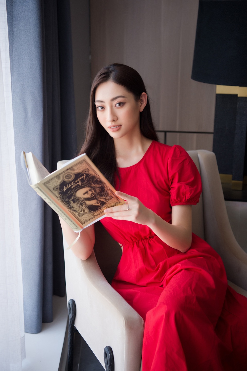 Hoa hậu Lương Thùy Linh khoe nhà mới mua sau 2 năm đăng quang - 6 Hoa hậu Lương Thùy Linh khoe nhà mới mua sau 2 năm đăng quang - 6