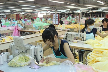 Lo Tết sớm cho công nhân