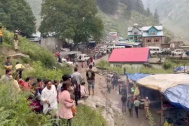 Ấn Độ: Mưa lớn đột ngột kéo theo lũ quét, gần 50 người thiệt mạng