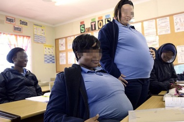 Nữ sinh mang bầu Nam Phi có trường học riêng