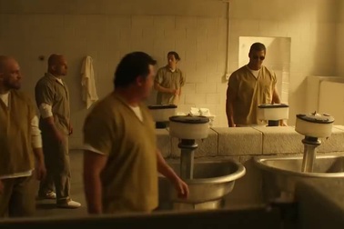 Alan Ritchson trong trailer phim "Reacher"