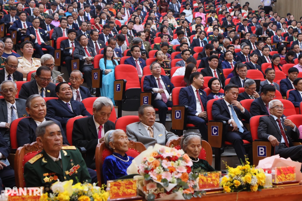 Phó Thủ tướng: Mục tiêu tăng trưởng 10% là thách thức lớn của Quảng Ngãi - 2