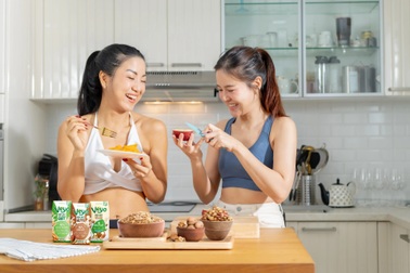 Nhiều bạn trẻ "hóa tranh thành cây xanh" với công nghệ AI từ Vinasoy