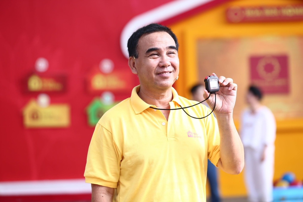 Quyền Linh và Mái ấm gia đình Việt: 2 năm đồng hành kết thúc bằng tranh cãi - 1 Quyền Linh và Mái ấm gia đình Việt: 2 năm đồng hành kết thúc bằng tranh cãi - 1