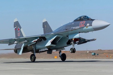 "Chiến thần không chiến" Su-35 Nga xuất kích khác thường vào Ukraine