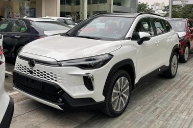 Corolla Cross 2024 về đại lý, có điểm khác phiên bản tại Thái Lan