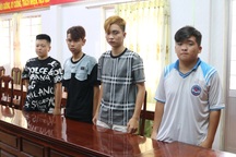 Bắt khẩn cấp 4 thiếu niên gây rối trật tự công cộng