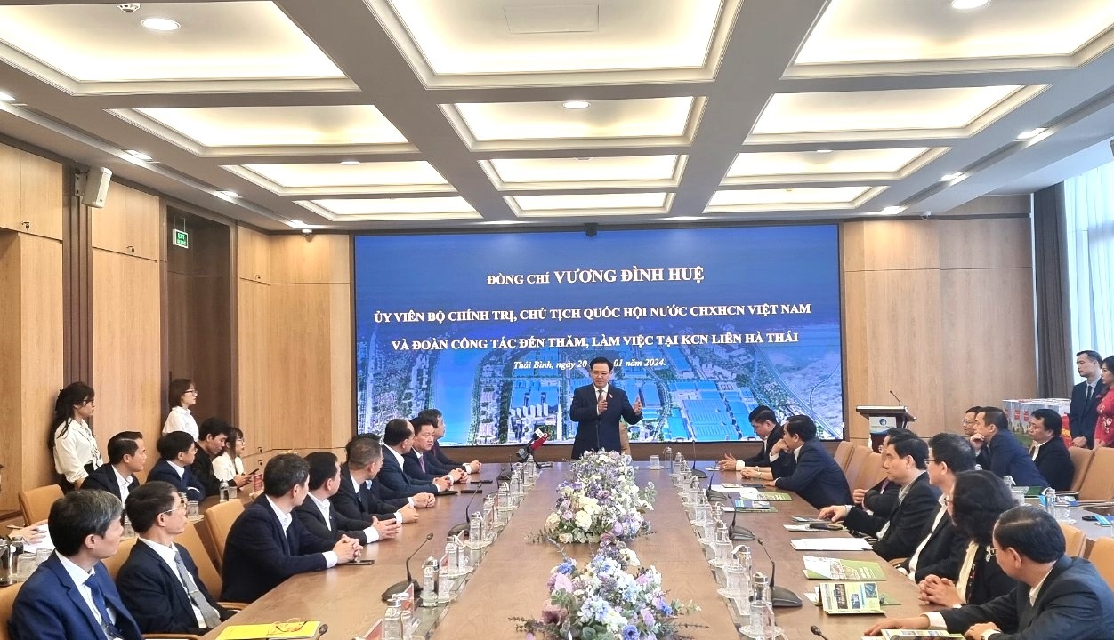 Ctqh lv với lht.jpg Ctqh lv với lht.jpg