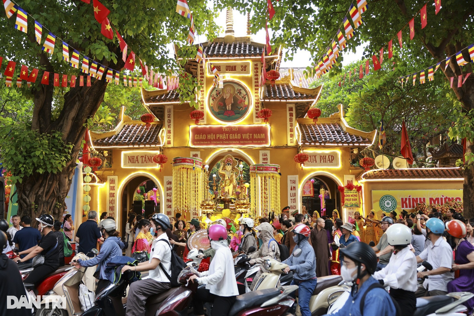 Thủ tướng dự và chúc mừng Đại lễ Phật đản 2024 tại chùa Quán Sứ - 4