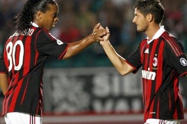 “Milan sẽ không đánh đổi Ronaldinho lấy bất kỳ ai”