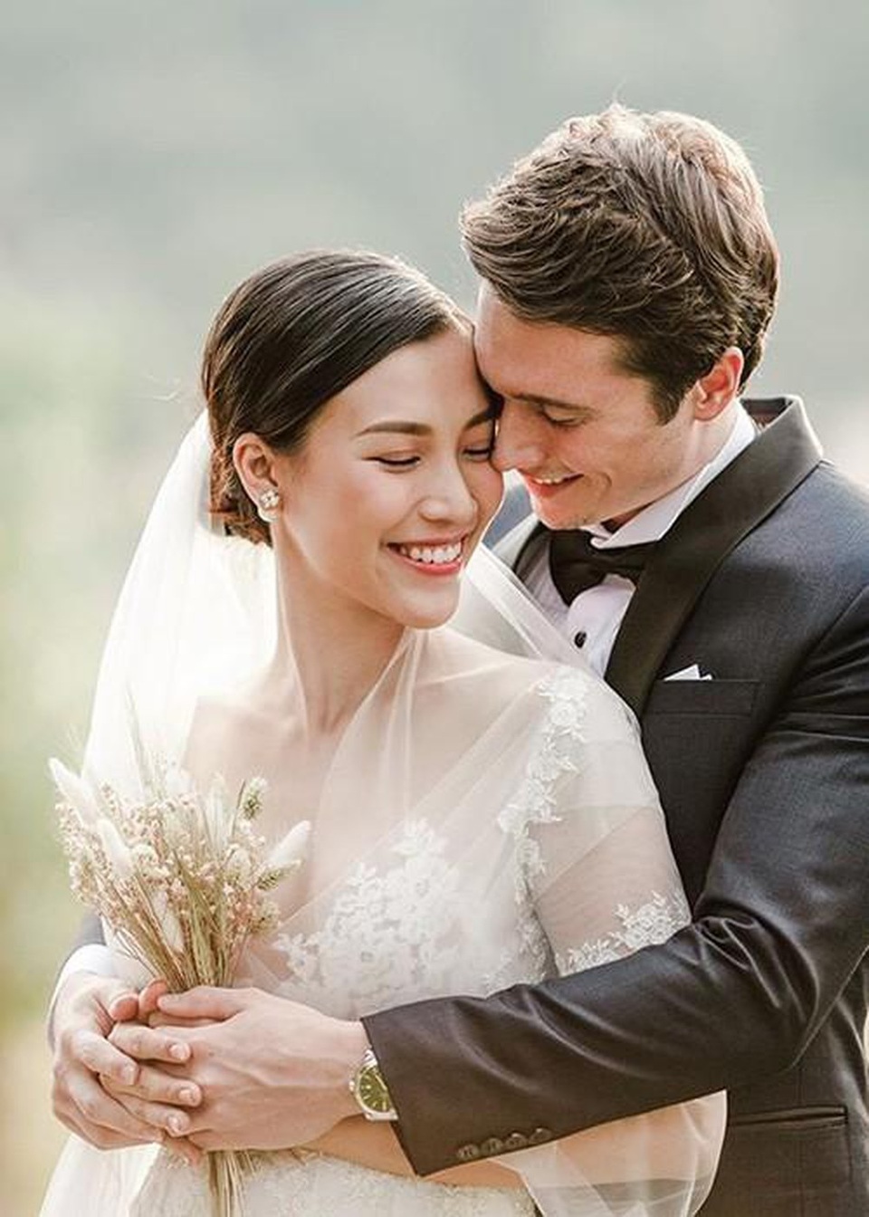Căn hộ “nhỏ mà đắt đỏ” của Hoàng Oanh và chồng Tây tại Singapore - 1 Căn hộ “nhỏ mà đắt đỏ” của Hoàng Oanh và chồng Tây tại Singapore - 1