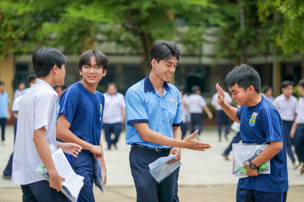 合併後、専門学校が3校以上ある省市はどこですか? - 1 Những tỉnh thành nào có từ 3 trường chuyên trở lên sau sáp nhập? - 1