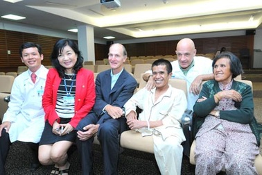 Phép màu của chàng trai có khối u 90kg