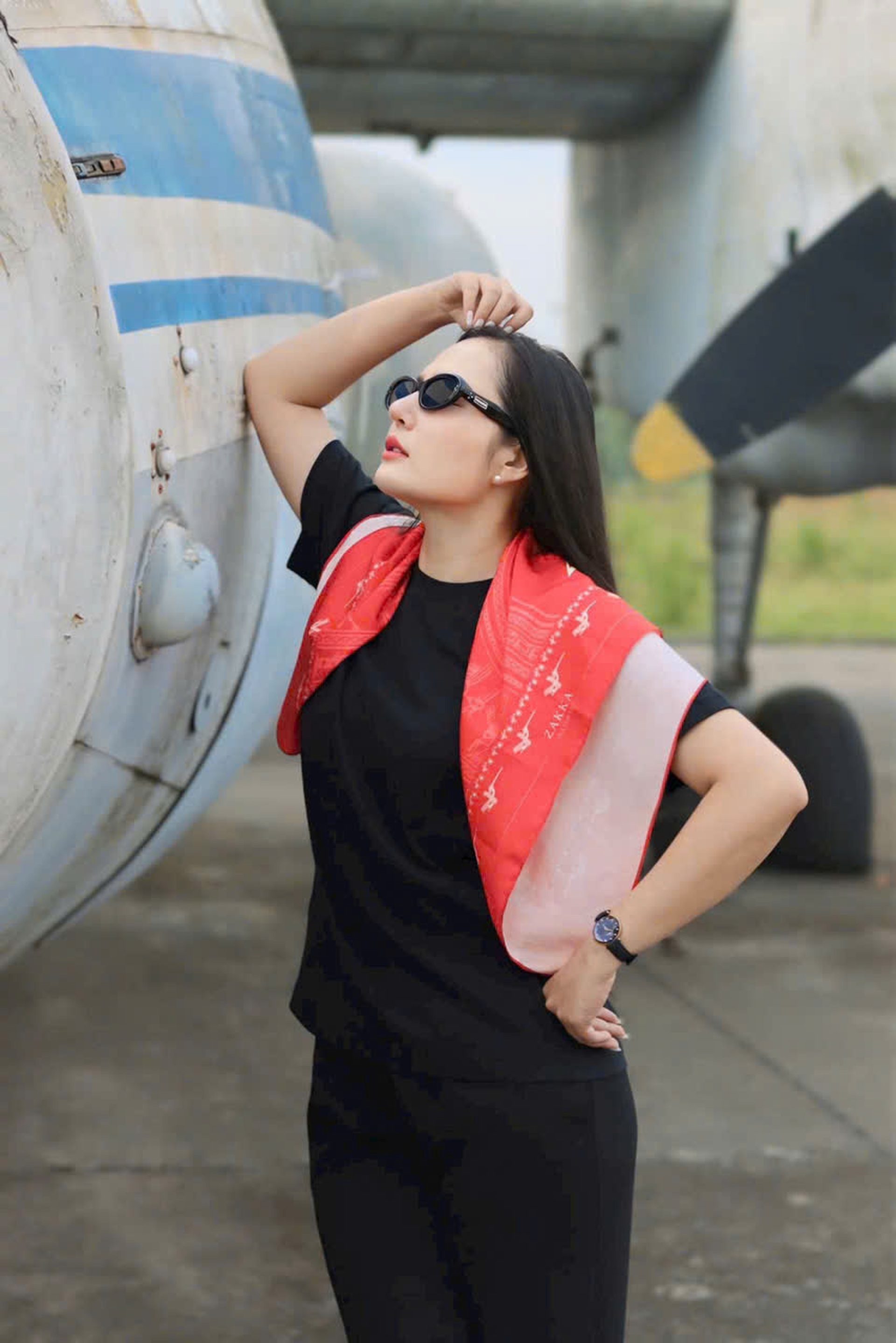 Nữ Thiếu tá có giọng đọc chạm trái tim ở A80: Xinh như hoa hậu, cao 1,7m - 12 Nữ Thiếu tá có giọng đọc chạm trái tim ở A80: Xinh như hoa hậu, cao 1,7m - 12