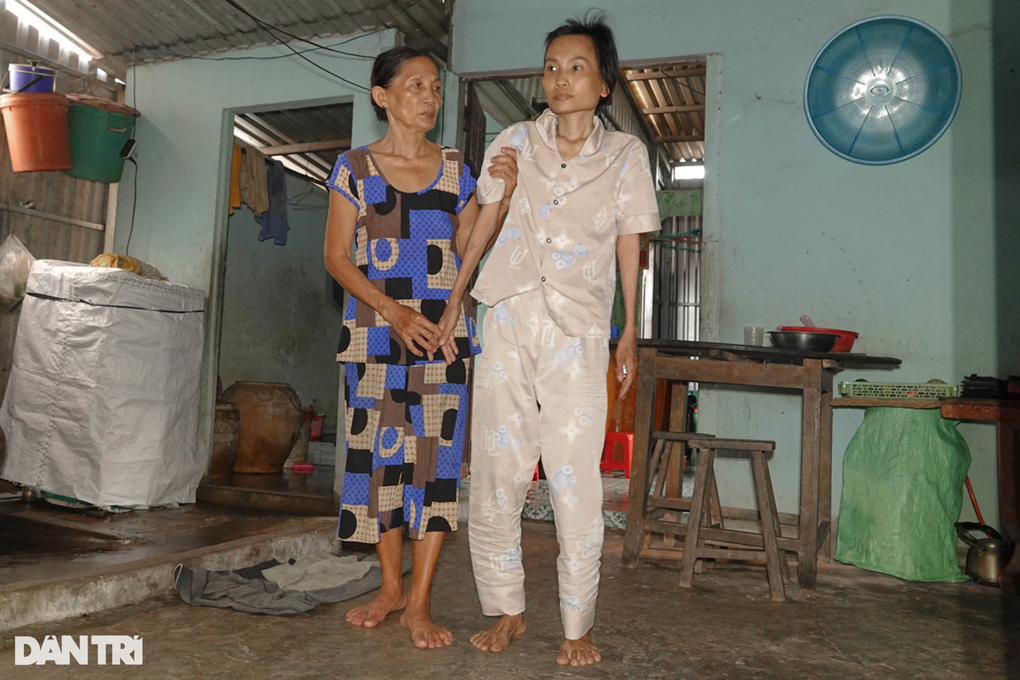 Góa phụ mắc bệnh nan y không sợ chết, chỉ lo hai con mồ côi - 4 Góa phụ mắc bệnh nan y không sợ chết, chỉ lo hai con mồ côi - 4
