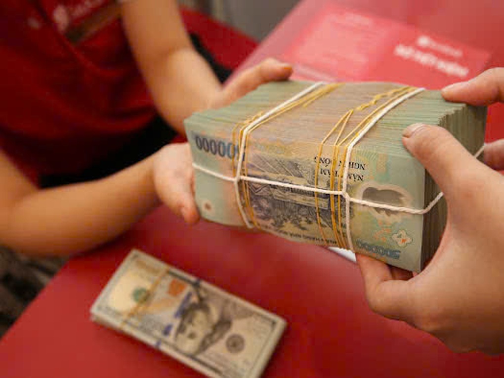 Cách nào kéo giảm lãi suất? - 2