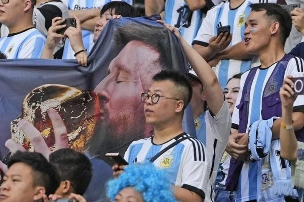 Lionel Messi sắp sang Trung Quốc du đấu, tạo nên cơn sốt khủng khiếp | Báo  Dân trí