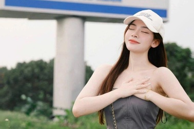 Tấm biển "Hải Dương hẹn gặp lại" thành điểm check-in đầy cảm xúc của khách