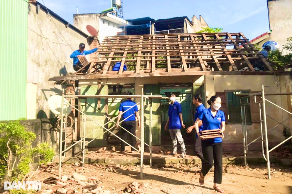 Bạn đọc Dân trí giúp người đàn ông ruột để ngoài da có nhà mới đón Tết - 1 Bạn đọc Dân trí giúp người đàn ông ruột để ngoài da có nhà mới đón Tết - 1