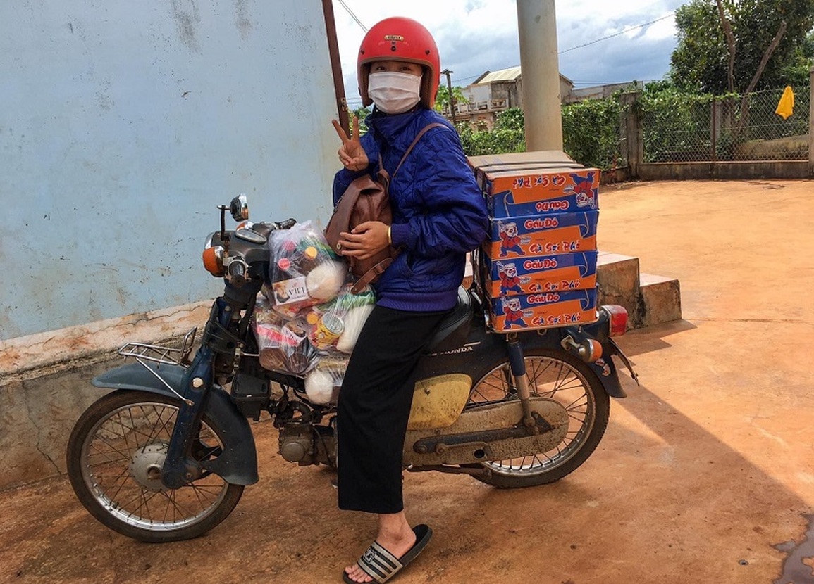Cô bé mê từ thiện - 2 Cô bé mê từ thiện - 2