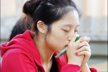 Vụ nam sinh viên tự tử chấn động Hàn Quốc