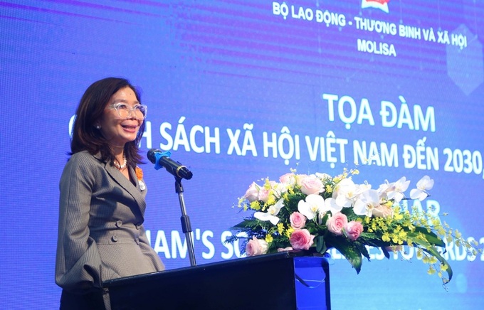 Bà Pauline Tamesis, Điều phối viên thường trú Liên hợp quốc tại Việt Nam phát biểu tại buổi Tọa đàm