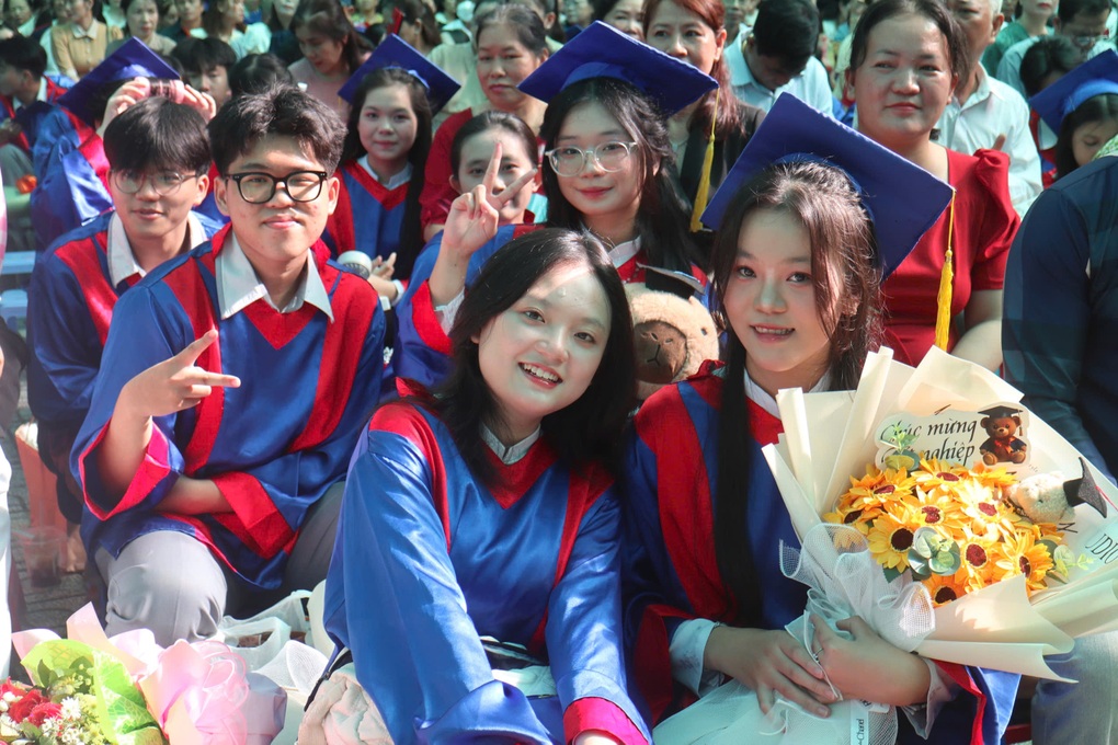 Un Tấm “hộ chiếu vào đời” đặc biệt cùng lời dặn hãy làm người tử tế - 3